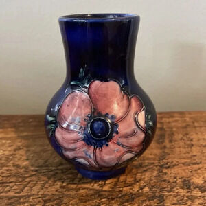 Antique Moorcroft Anemone Broad Flower Small 4.5” Tall Art Pottery Vase